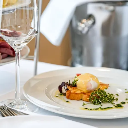 Steigenberger Icon Grandhotel Handelshof 5*